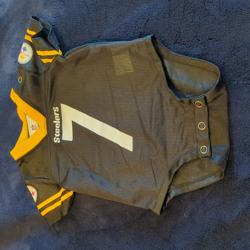 Steelers Onesie, Roethlisberger, Size 3-6 Months